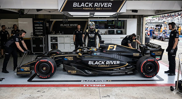 A corrida de formula um não é assim um esporte tão empolgante de ser assistido pela televisão.
